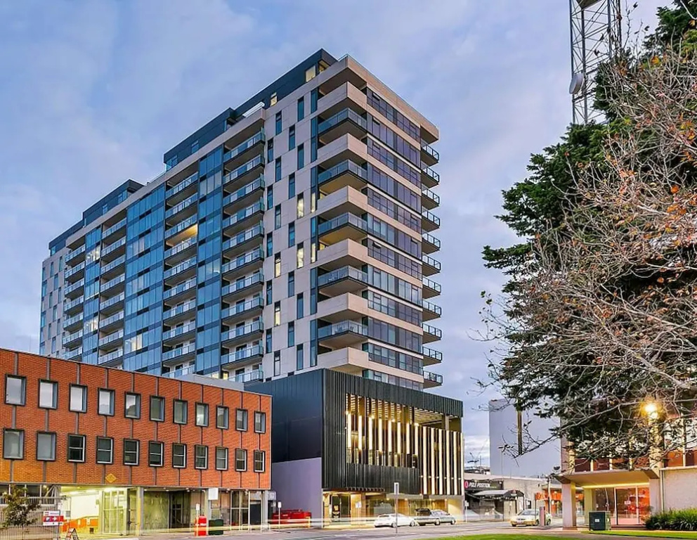 The East End Apartments by Urban Rest