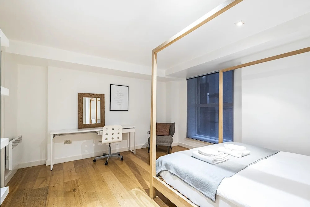 Martin Lane Apartment by Flexystays