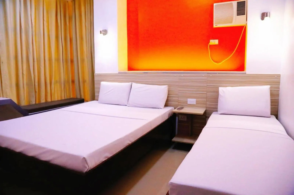 Travelbee Business Inn