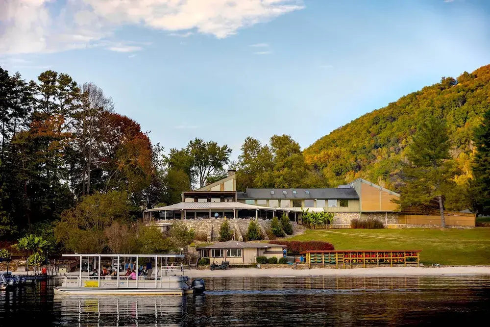 Indoor Pool & Golf Course Views: Lake Lure Condo!
