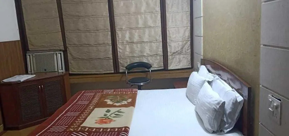 Hotel Sukh Sagar 44