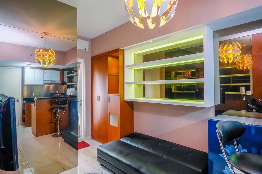 Modern 2BR Apartment for 4 Pax at Springlake Summarecon