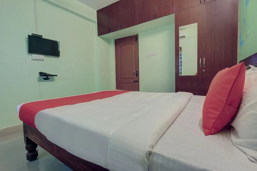 OYO 24540 Veera Amohaa Service Apartments