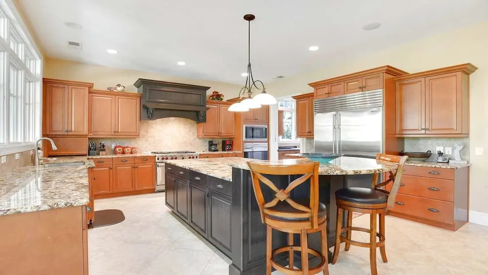 1a Sea Lane 6 Bedroom Home