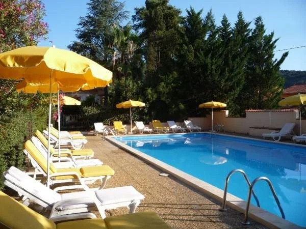 Hotel Le Roussillon