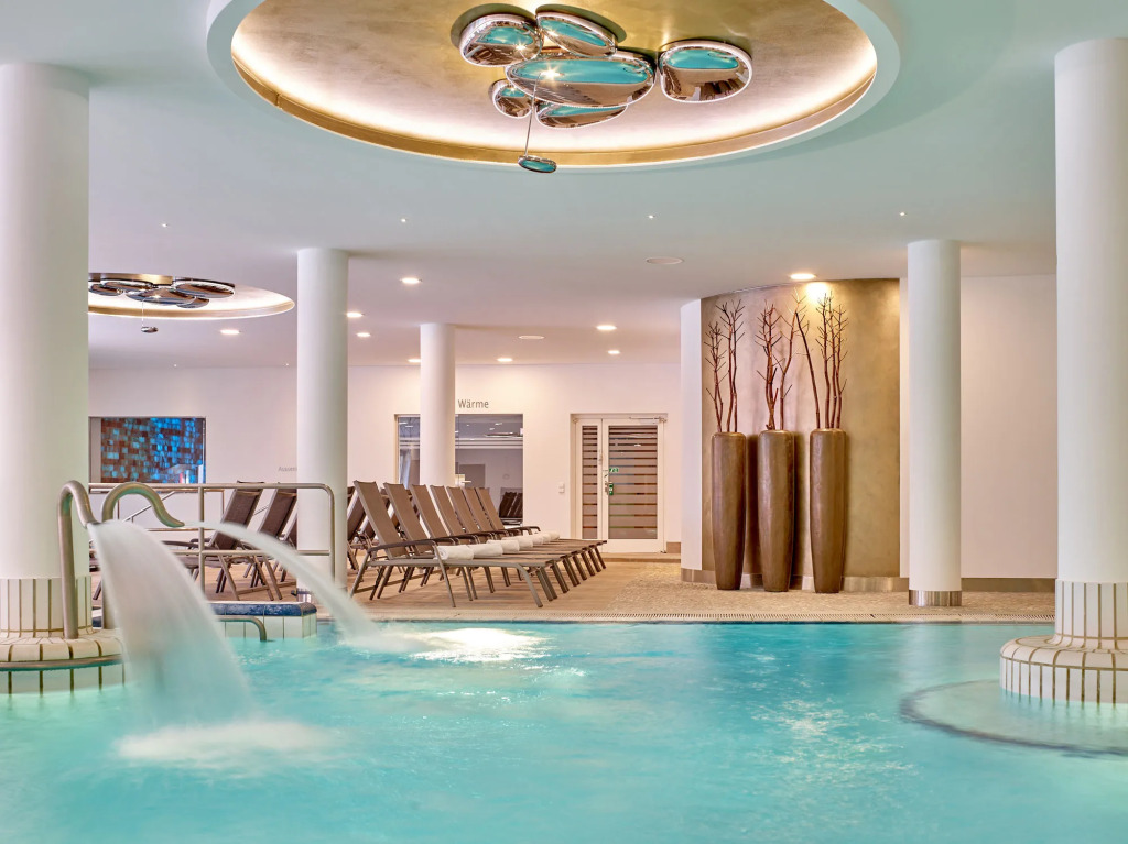 MAXIMILIAN Grand Hotel