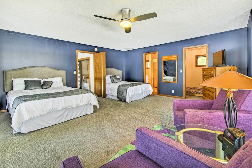 Sunrise Beach Waterfront Estate Great for Families