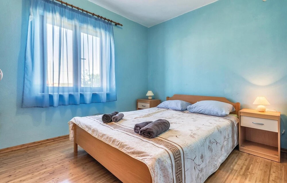 Stunning Home In Bratulici