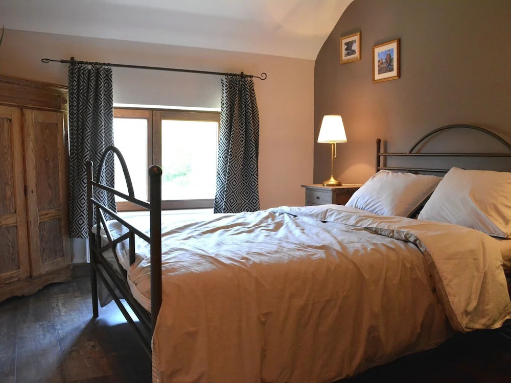 Heritage Holiday Home in Assesse on Hilltop