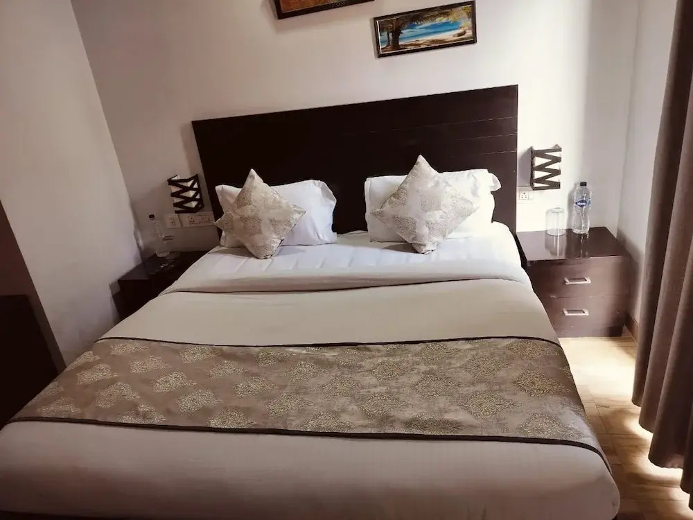 Pearl Suites at Omex Enternity