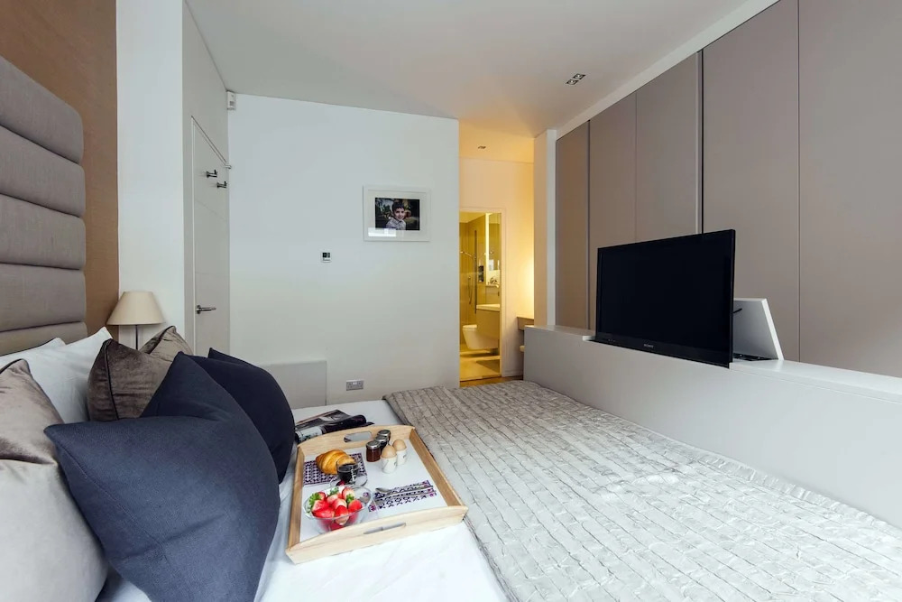 The Gloucester Mews Gem - RMA2