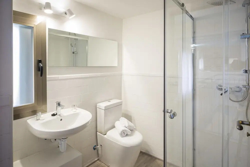 Residence by G Confraria de Sant Miquel 1