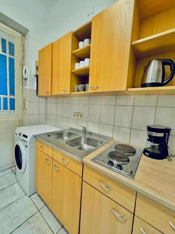 Comfortable 2BR Retreat Near Stadthalle