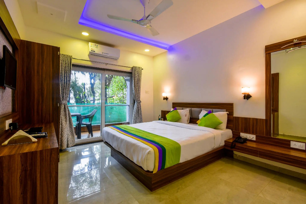 Treebo Prince Palace With Swimming Pool