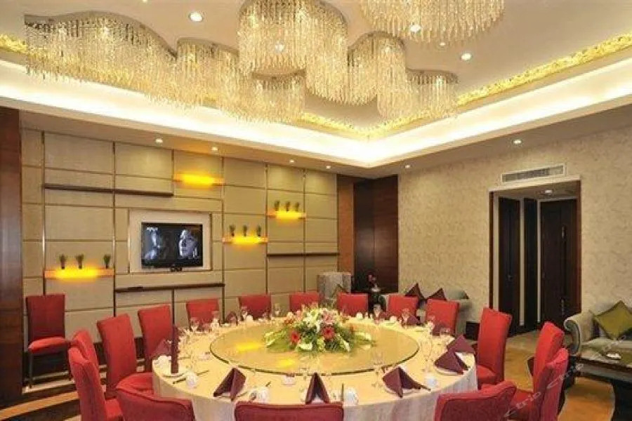 Chun Xue Four Seasons Hotel