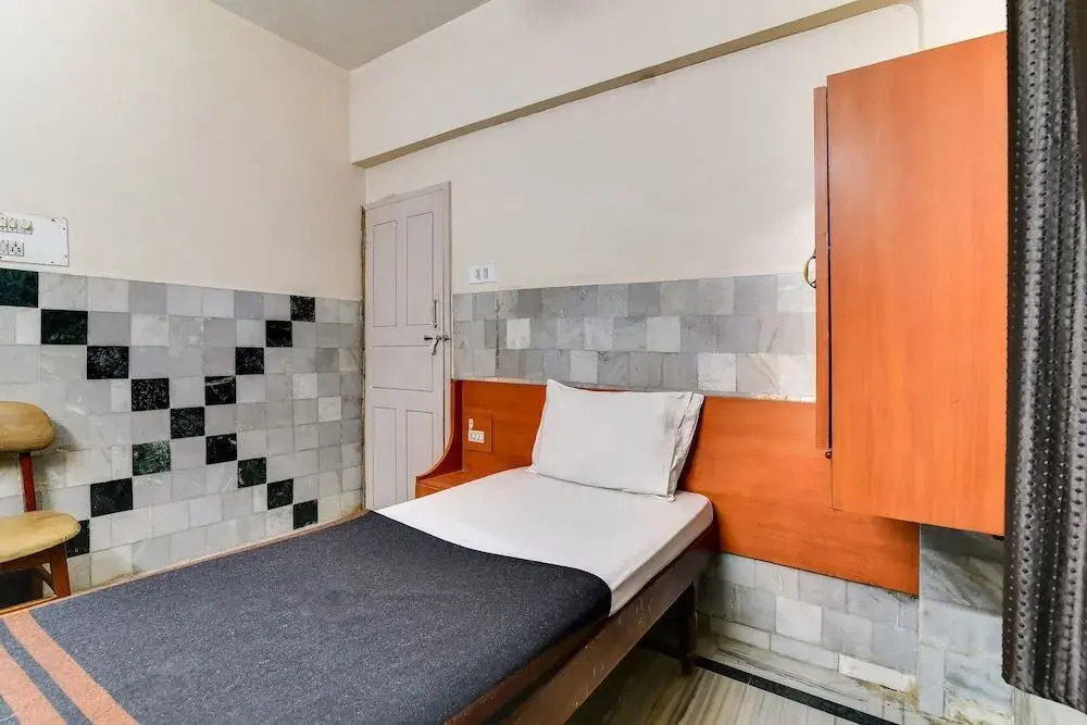 Hotel Ganesh by OYO Rooms