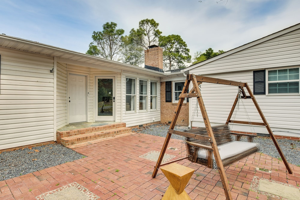 Golf, Ride & More! Home in Dtwn Southern Pines