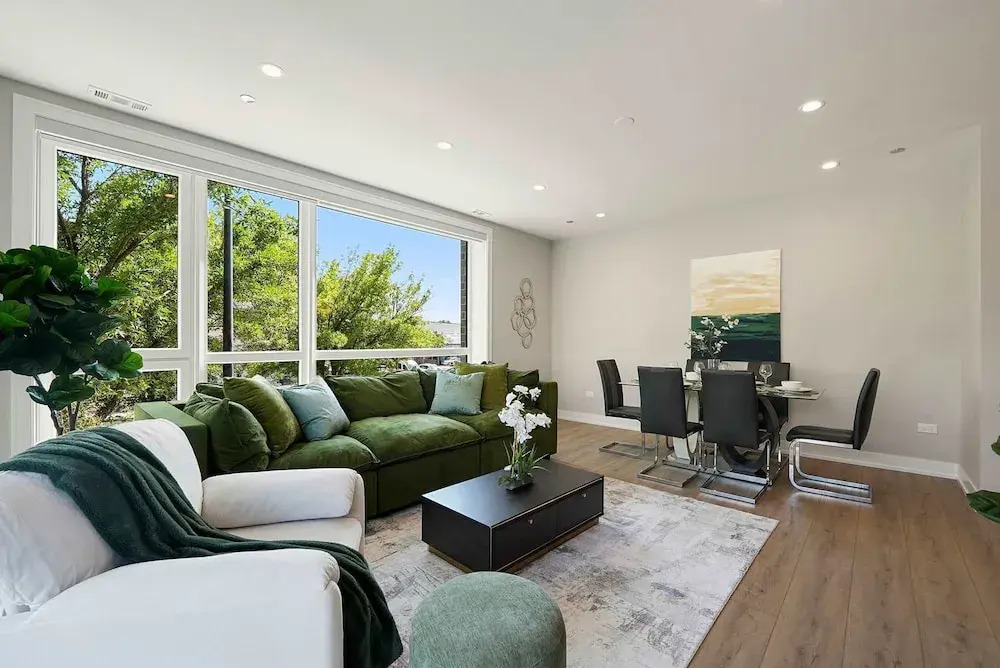 Welcoming Month Long Stays 2BD 2BA With Parking