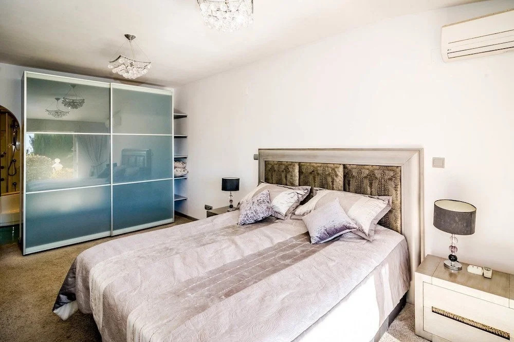 CS Luxury 4 Bedroom Villa Close to Beach RoomService
