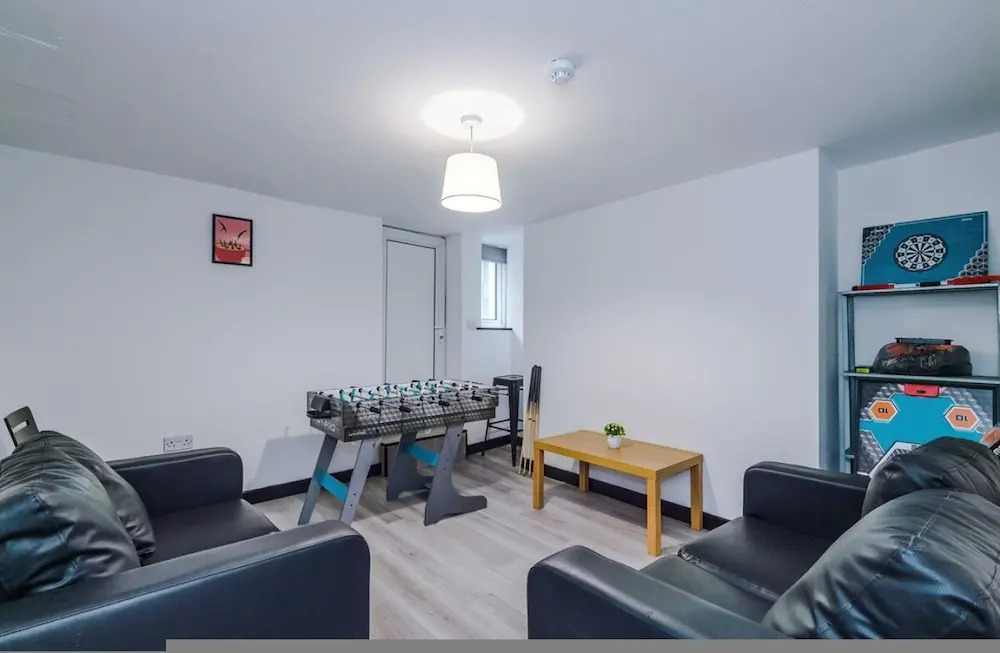 Modern Group Retreat 5BR Home for 12 Guests