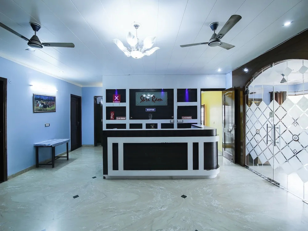OYO 15184 Dev Palace