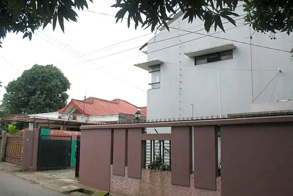 OYO Life 3162 Raihan Residence