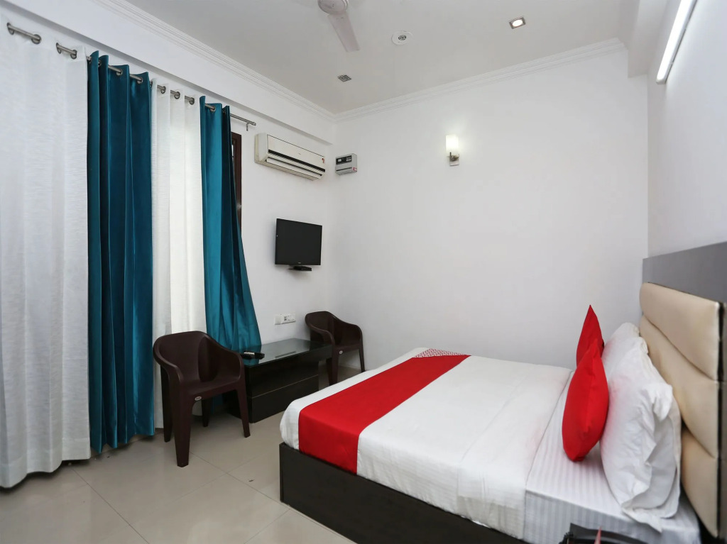 OYO 16449 Signature Stay's
