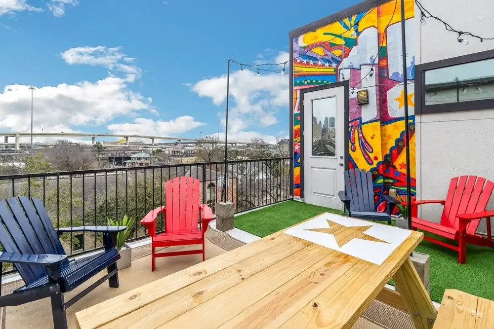 Modern, Houston Inspired House W/ Best Views Of Downtown! - Less Than 1 Mile To Eado/midtown Bars 3 Bedroom Home by Redawning