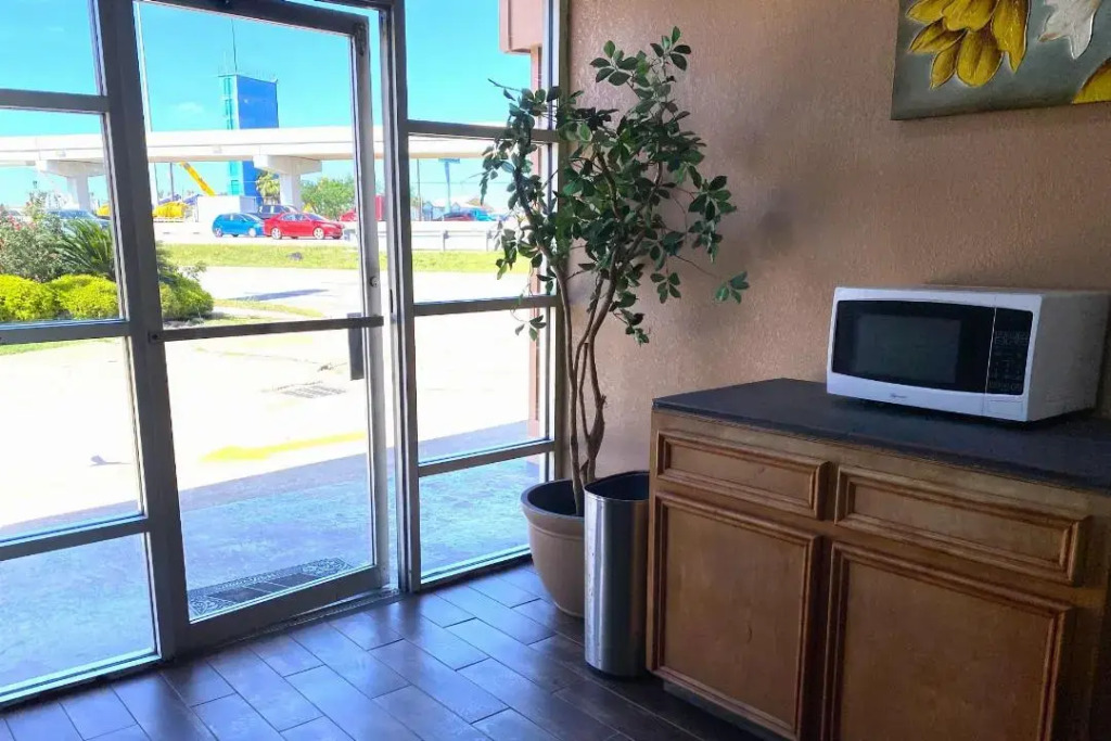 Regency Inn Houston near Hobby Airport