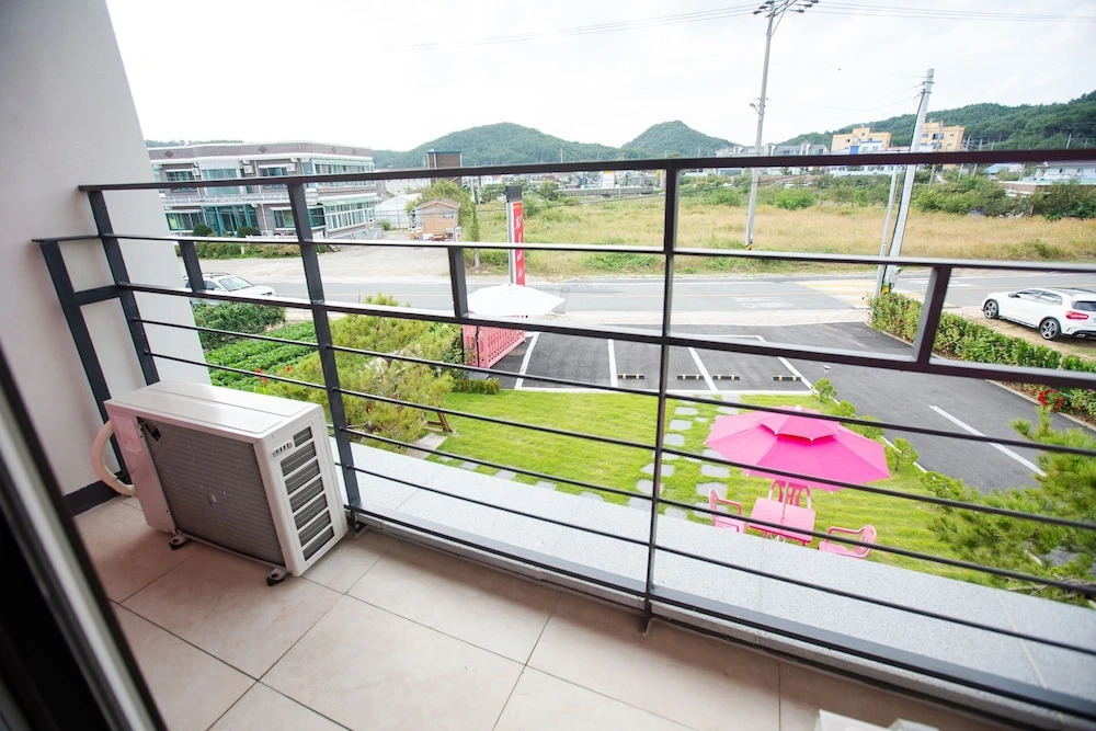 Yangyang Pink Beach Pension