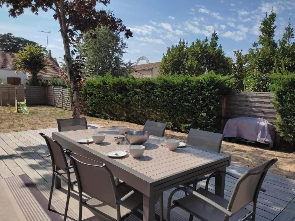 Maison proche plage, forêt et pistes cyclables avec jardin, barbecue et WIFI - FR-1-652-12