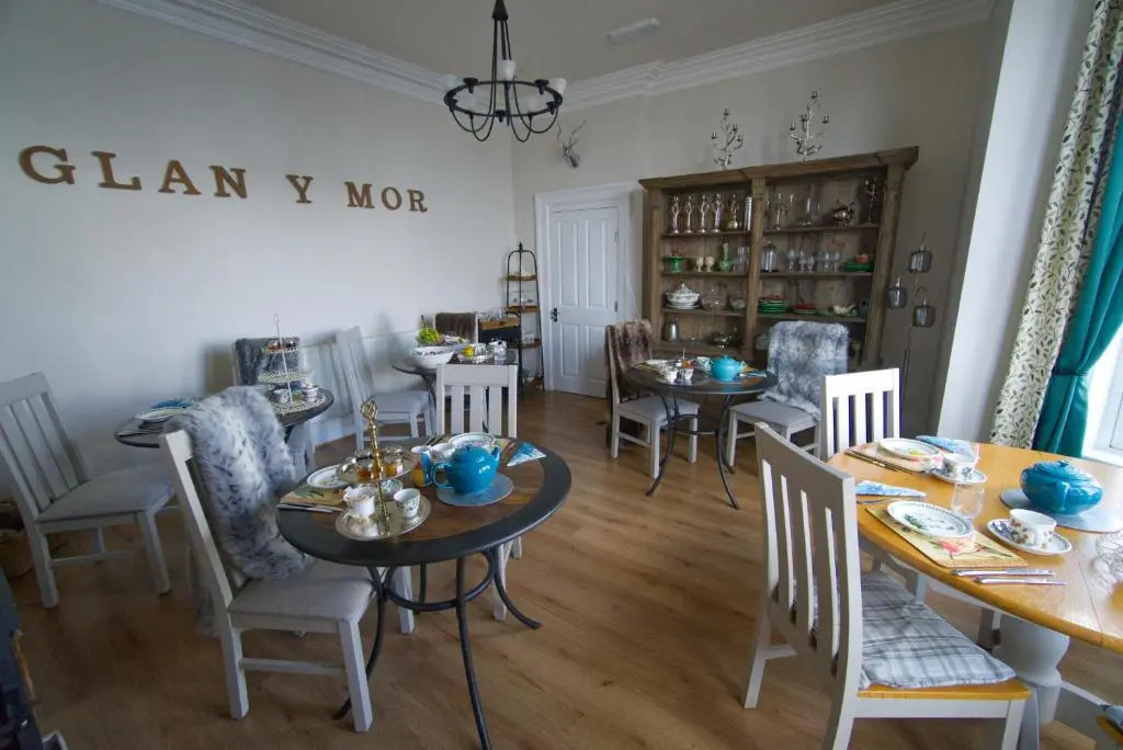 Glan Y Mor Hotel