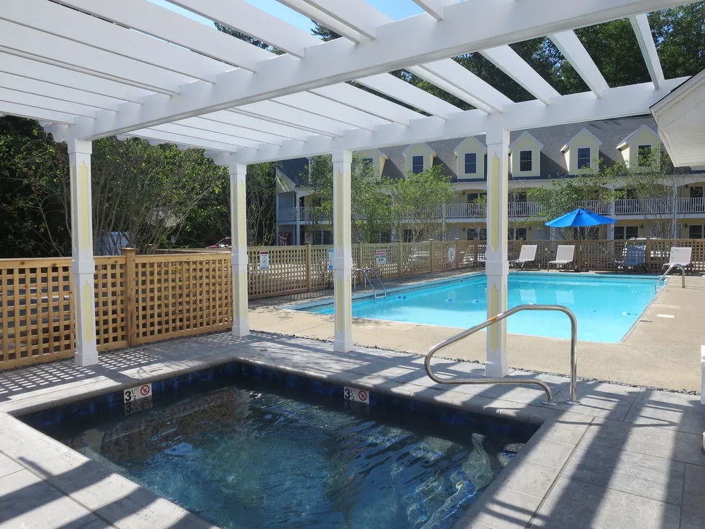 Admirals Inn Resort