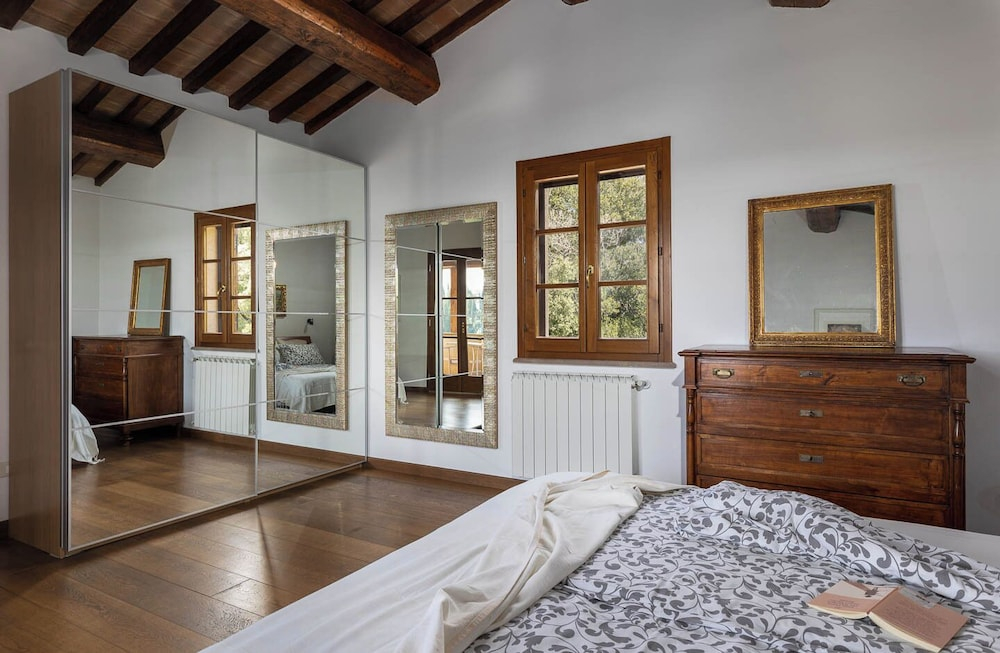 Villa Montegemoli by Toscana Bella