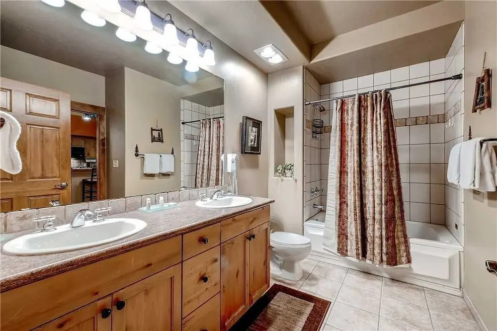 Tl2311 Great Views in This Beautiful Top Floor Home! - Winter Specials!