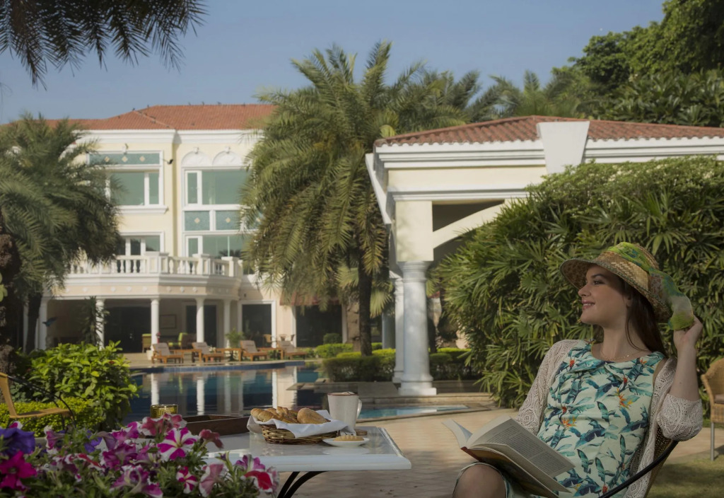 The Palms Town & Country Club - Resort