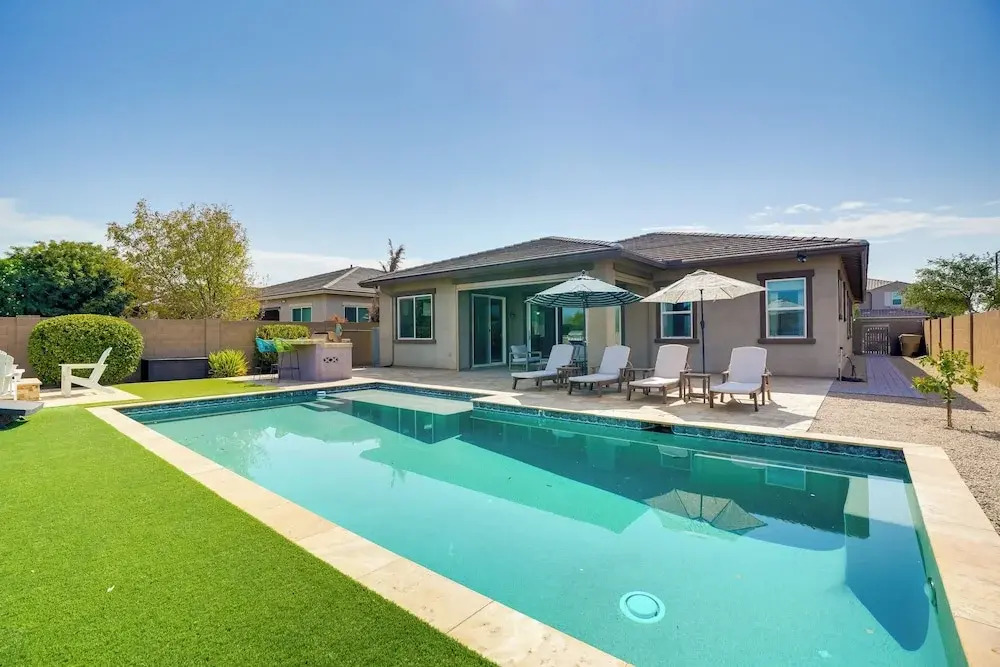 6 Mi to Luke Afb: Oasis w/ Private Pool