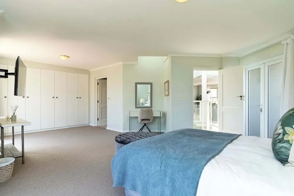 Beachfront Villa Sea Breeze Hout Bay Cape Town