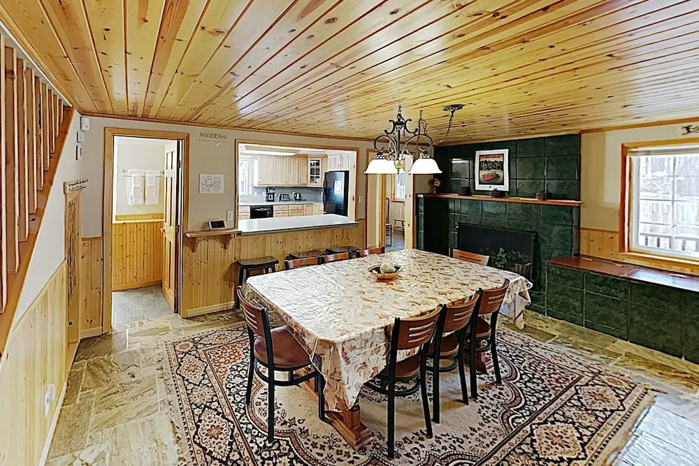 South Lake Tahoe Home by RedAwning