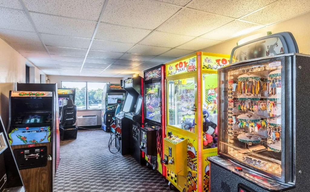 AmericInn & Suites by Wyndham Baraboo Event Center
