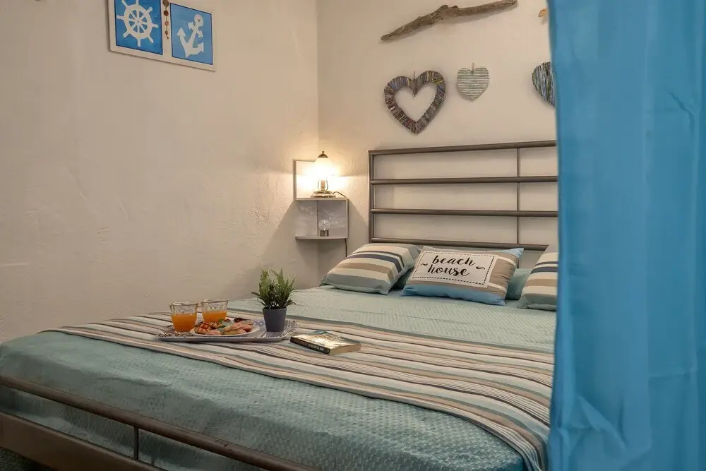 Sea View Villa for 11 People With Enclosed Park Near the Beach