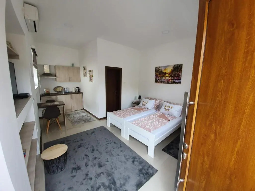Studio apartment in Old Town- with parking