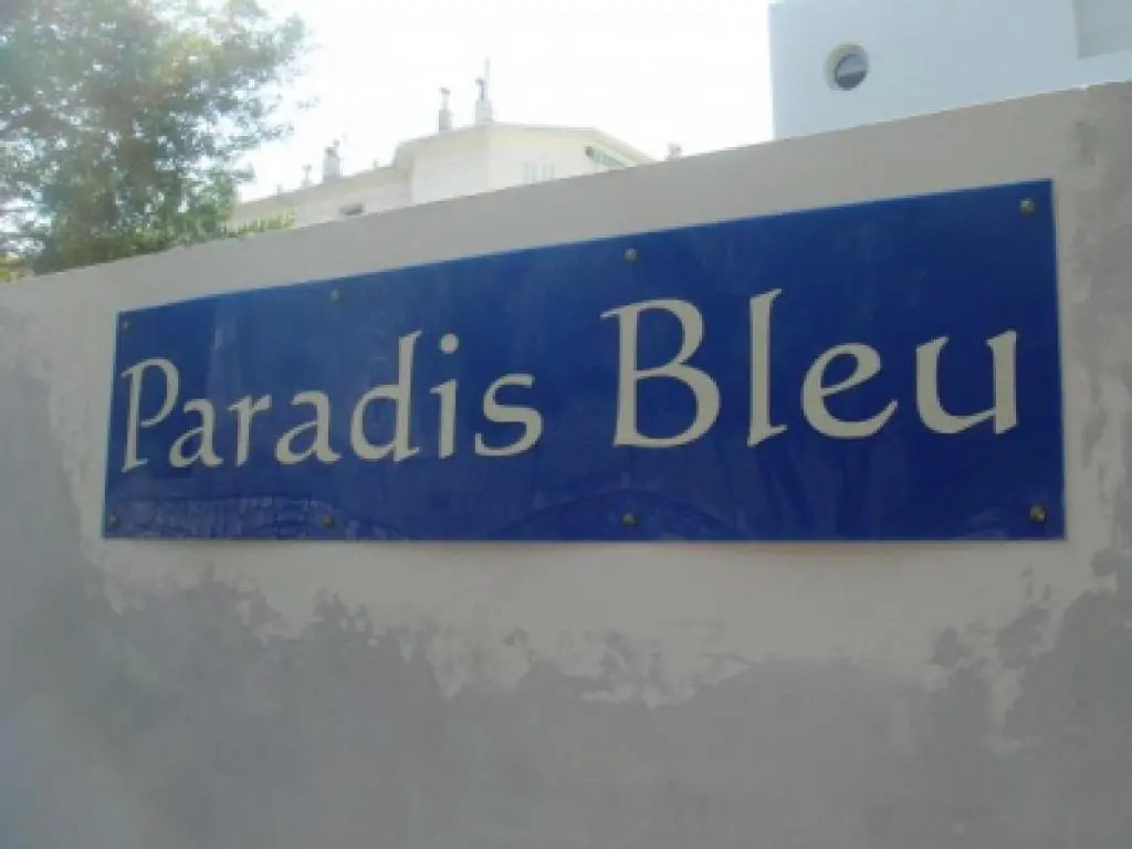 Modern one Bedroomed Apartment Just off the Cannes Seafront With a Terrace and Pool Access - 1753