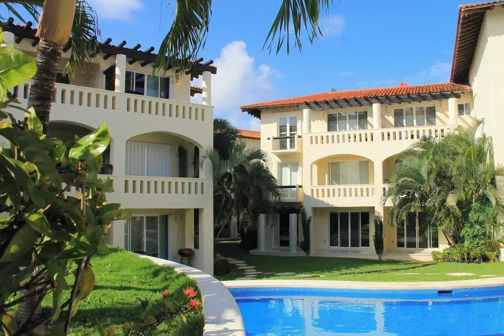 Exquisite Condo with Roof Pool I Near 5th & Beach