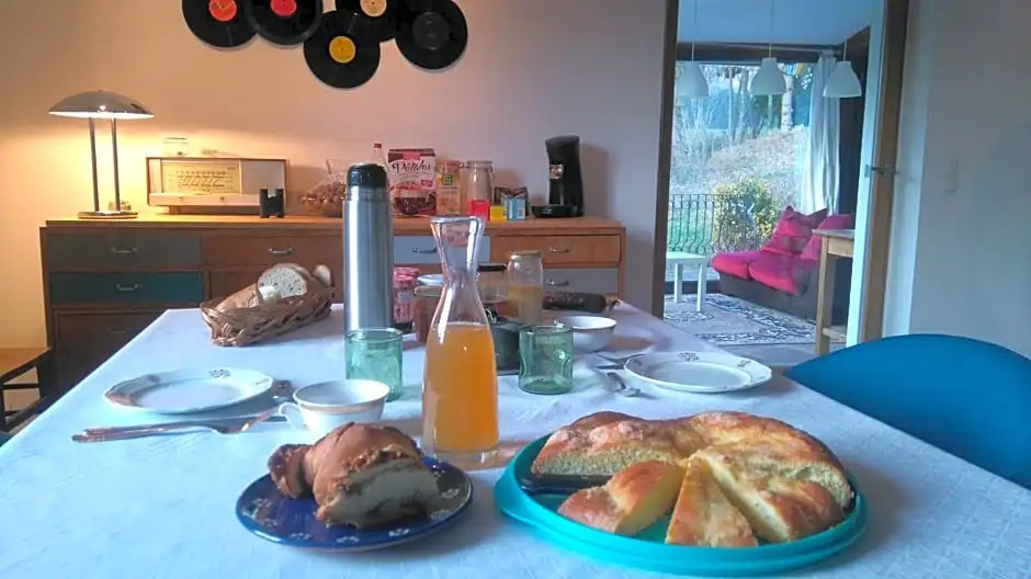 Au numéro 6 "chez lhabitant"