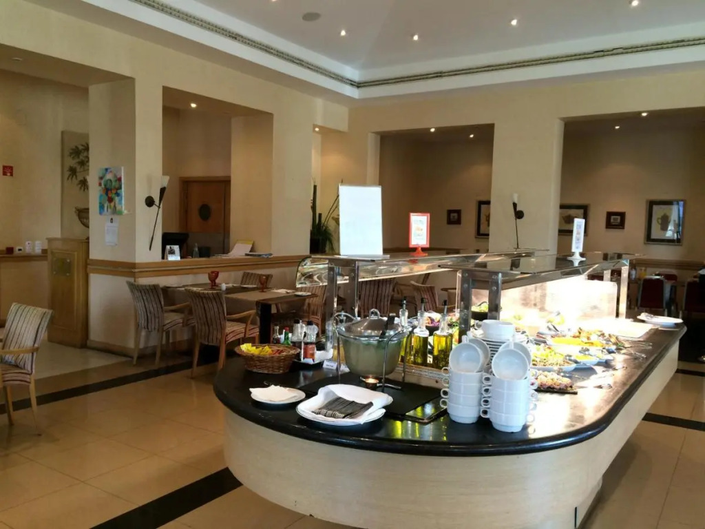 Riviera Hotel