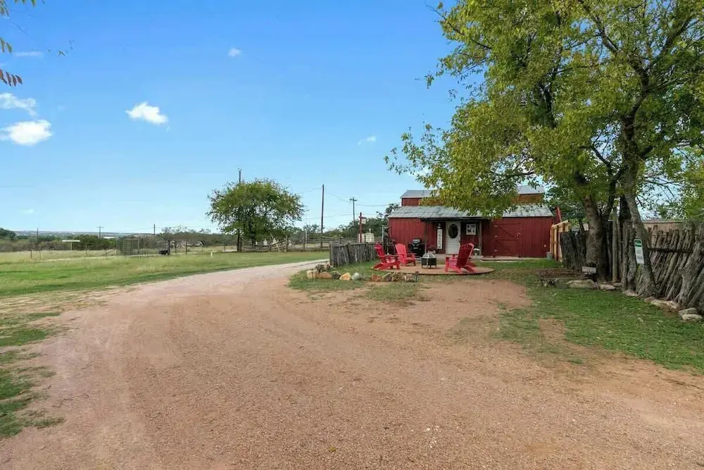 Gorgeous Barn Cabin 10min From Main St!