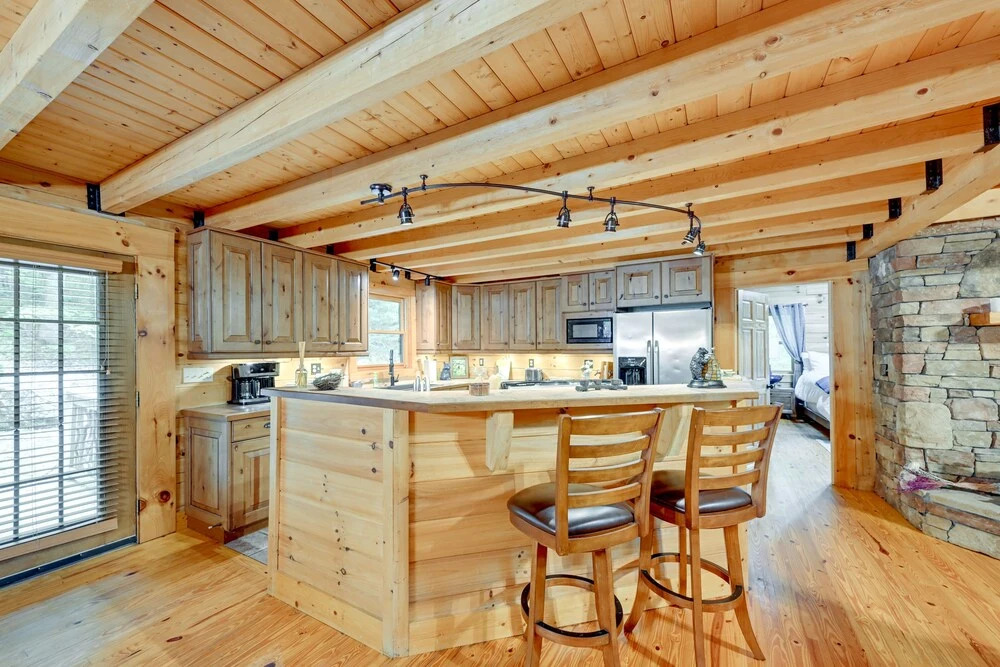 Scenic Blue Ridge Cabin Rental w/ Resort Amenities