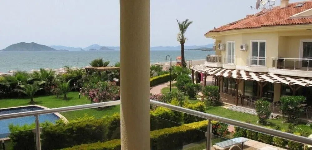 Villa CRL5 by JoyLettings