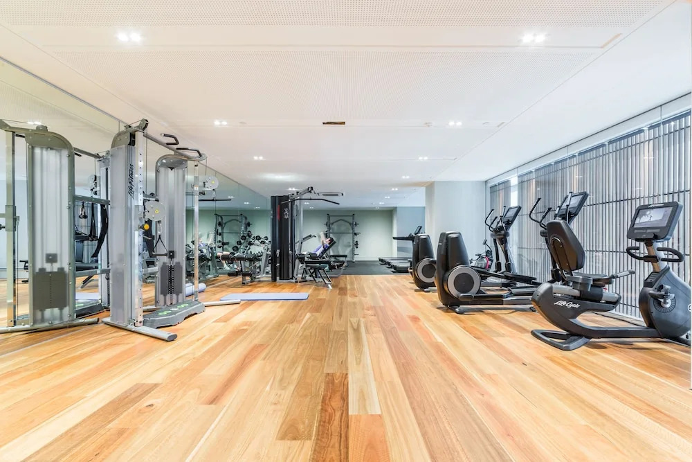 Exquisite 1 bedroom Parking Gym Pool Spa